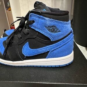 Jordan 1 Retro High toddler size 10c
